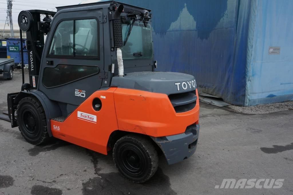 Toyota 40-8FD45N Dieselmotviktstruckar