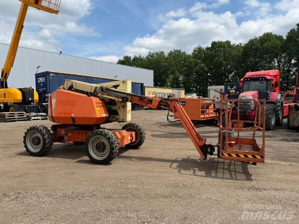 JLG 340 AJ Bomliftar