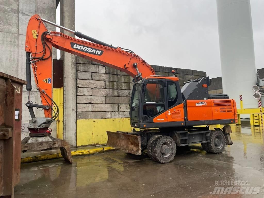 Doosan DX 210 W - 5 Hjulgrävare