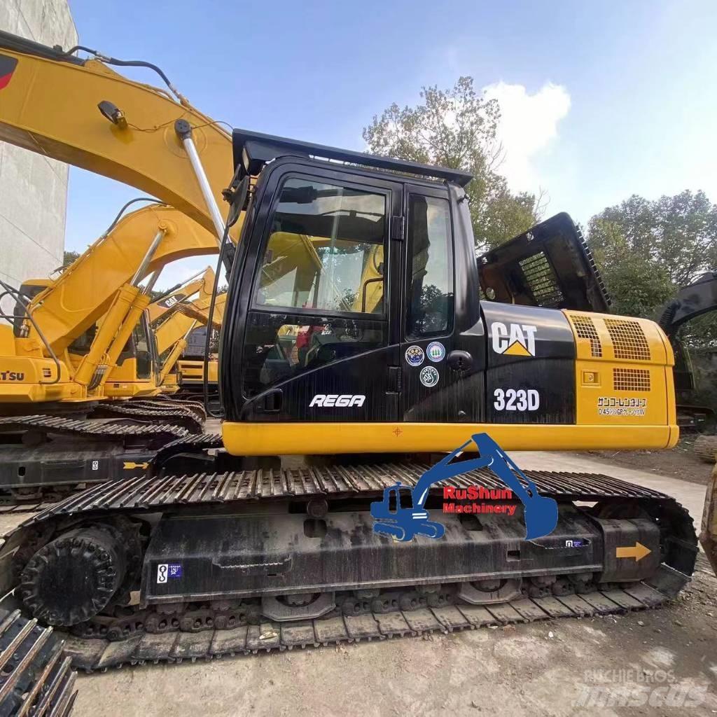 CAT 323D Bandgrävare
