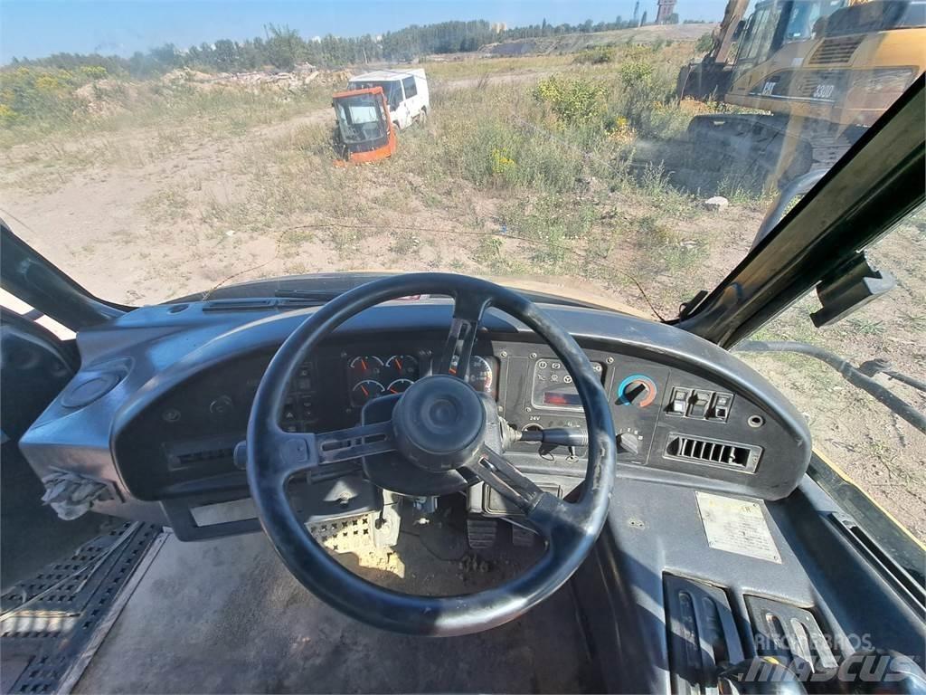CAT 730 Chassier