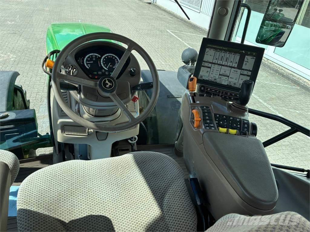John Deere 6215 R Traktorer