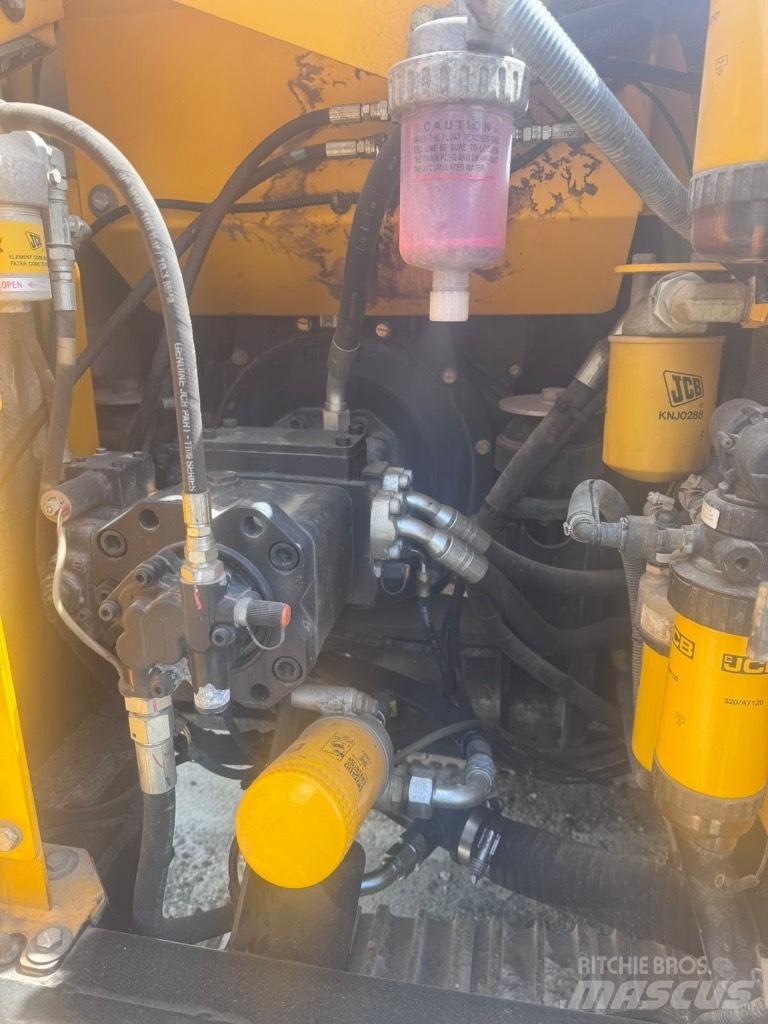 JCB JS 131 LC Bandgrävare