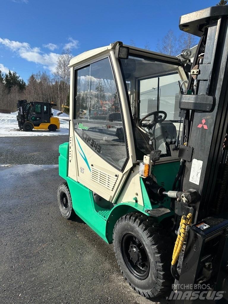 Mitsubishi FD25N Dieselmotviktstruckar