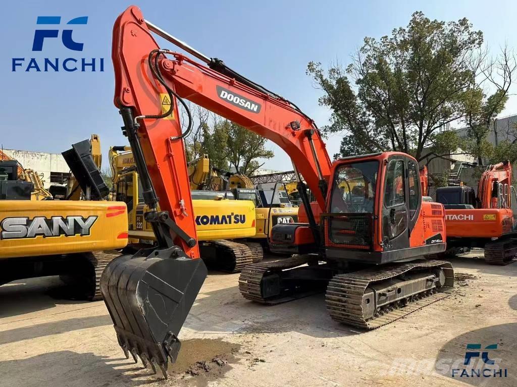 Doosan DX 140 LC Bandgrävare