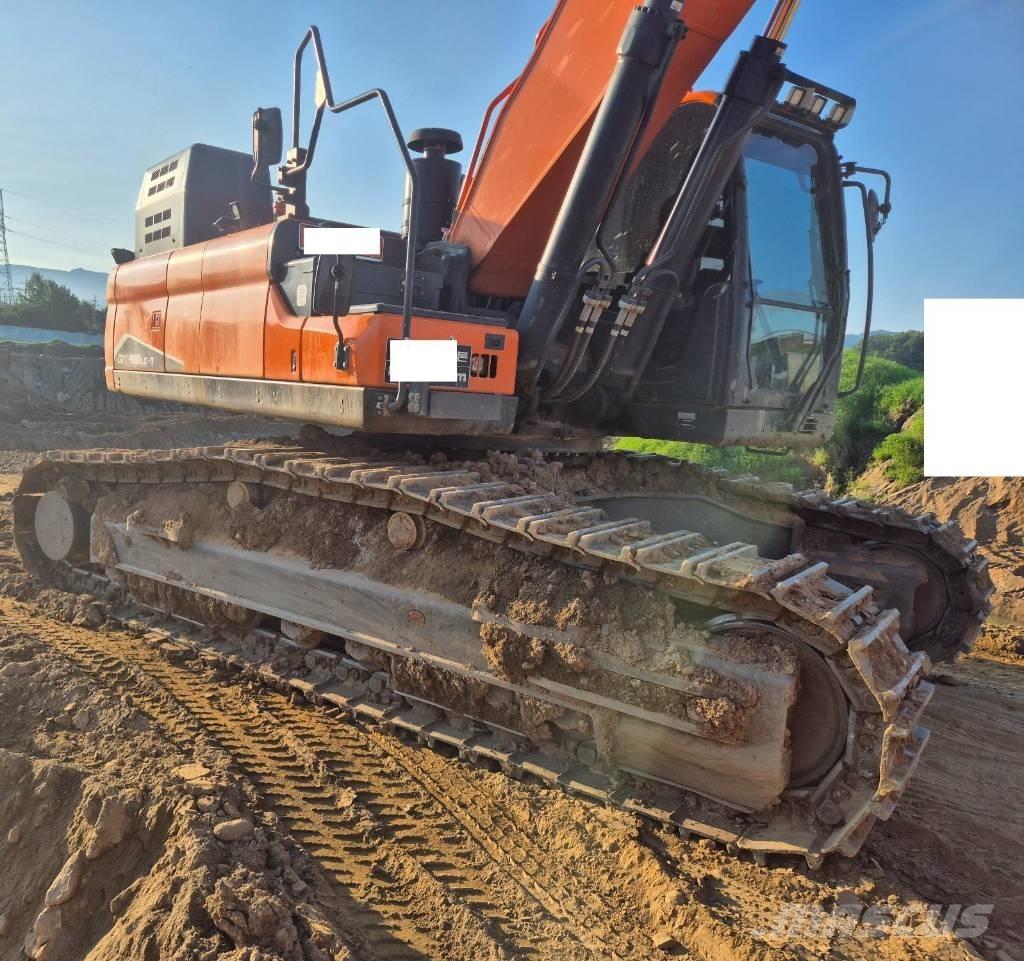 Doosan DX 400 LC-7 Bandgrävare