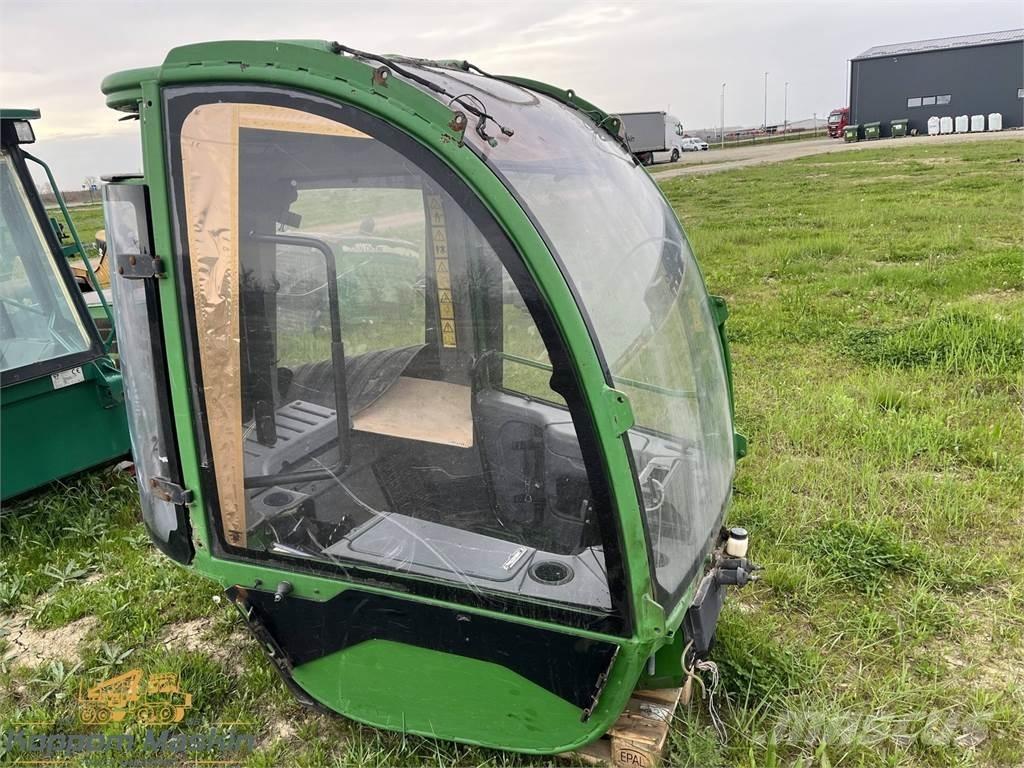 John Deere 1470E Hytter och interiör