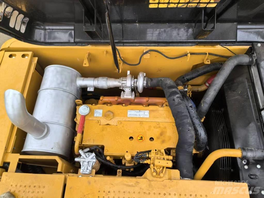 CAT 320D2 Midigrävmaskiner 7t - 12t
