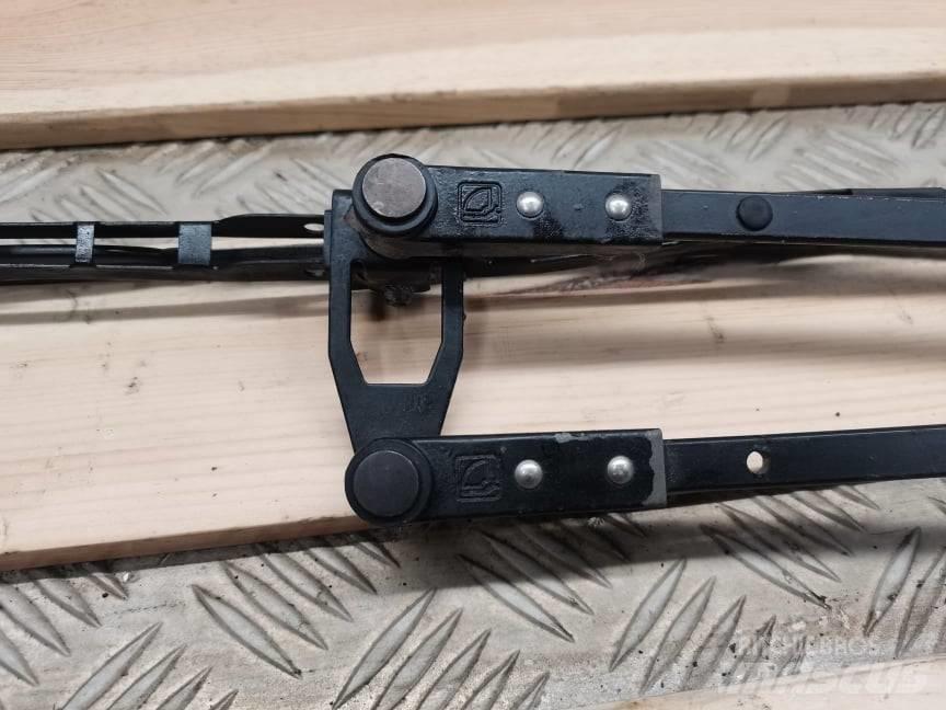 Manitou MLT .... wiper Hytter och interiör