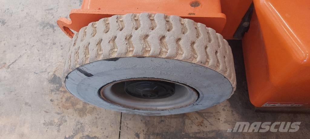 JLG E 400 AJPN Bomliftar
