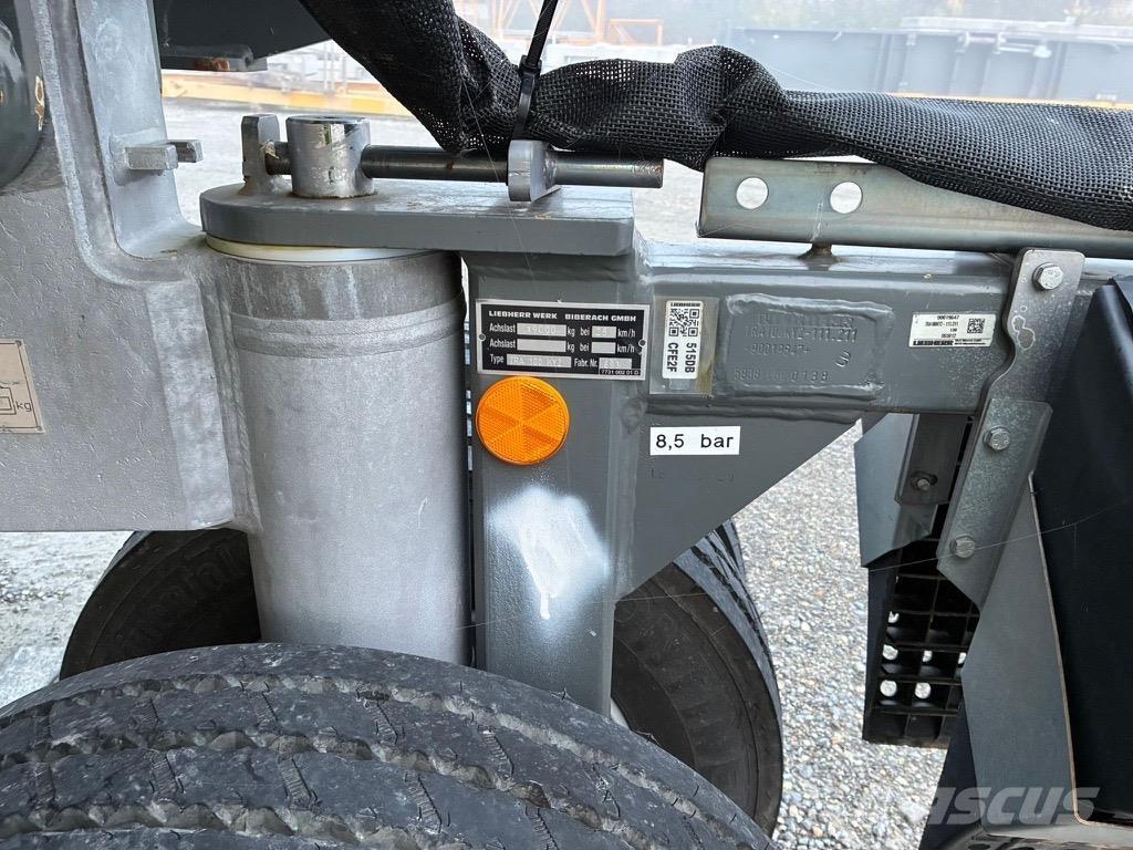 Liebherr L1-32 Byggkranar