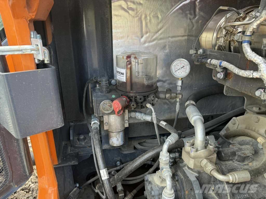 Develon DX 85 R-7 Midigrävmaskiner 7t - 12t