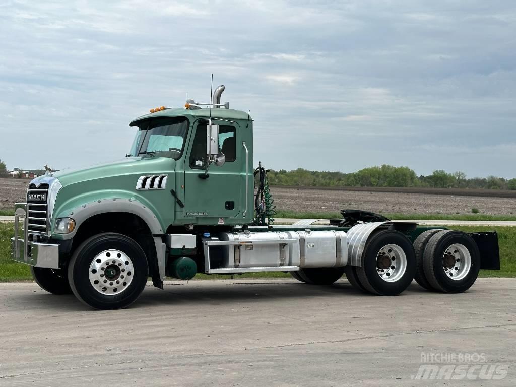 Mack GU713 Dragbilar