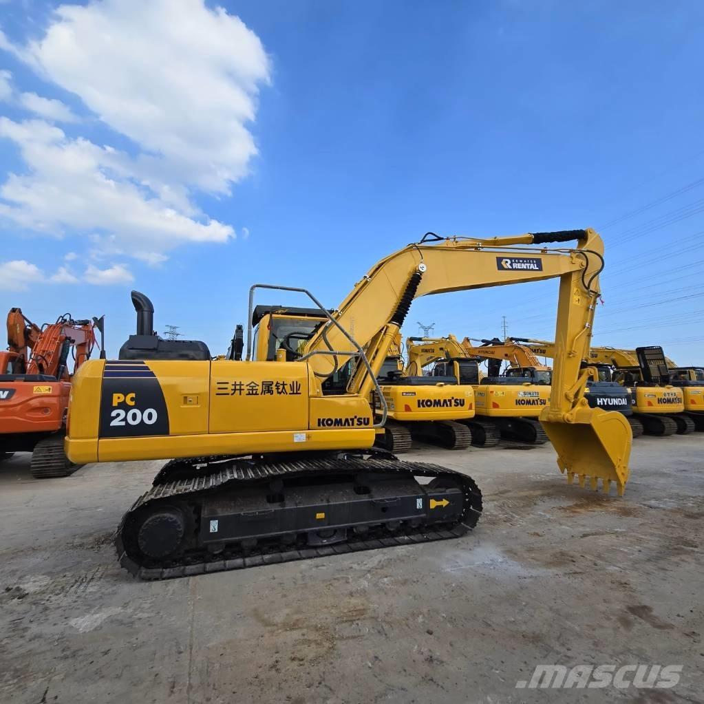 Komatsu PC 200-8 Bandgrävare