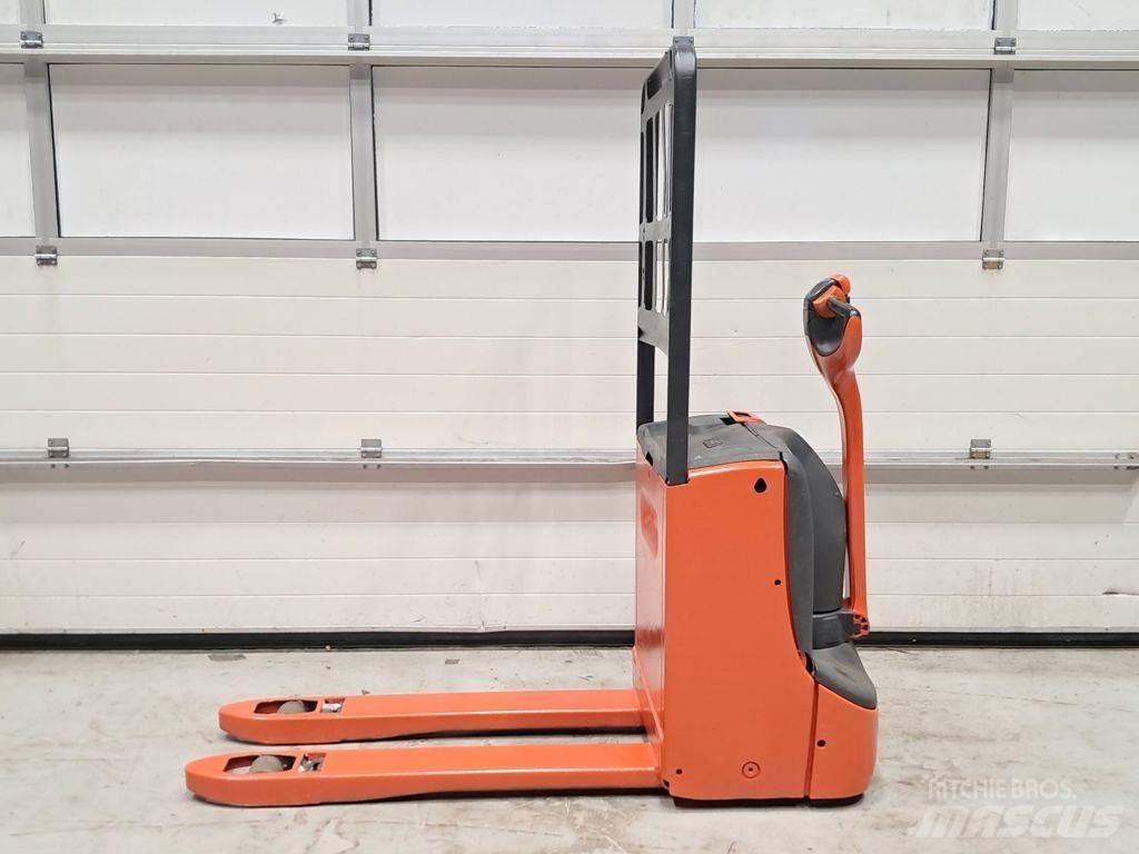 Linde T16 Låglyftare utan plattform