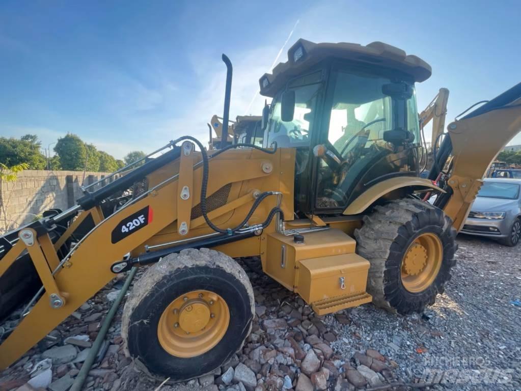 CAT 420f Grävlastare