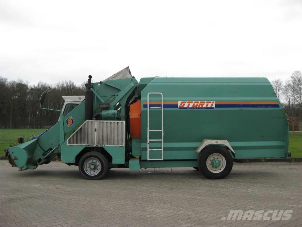 Storti Bulldog Fullfodervagnar