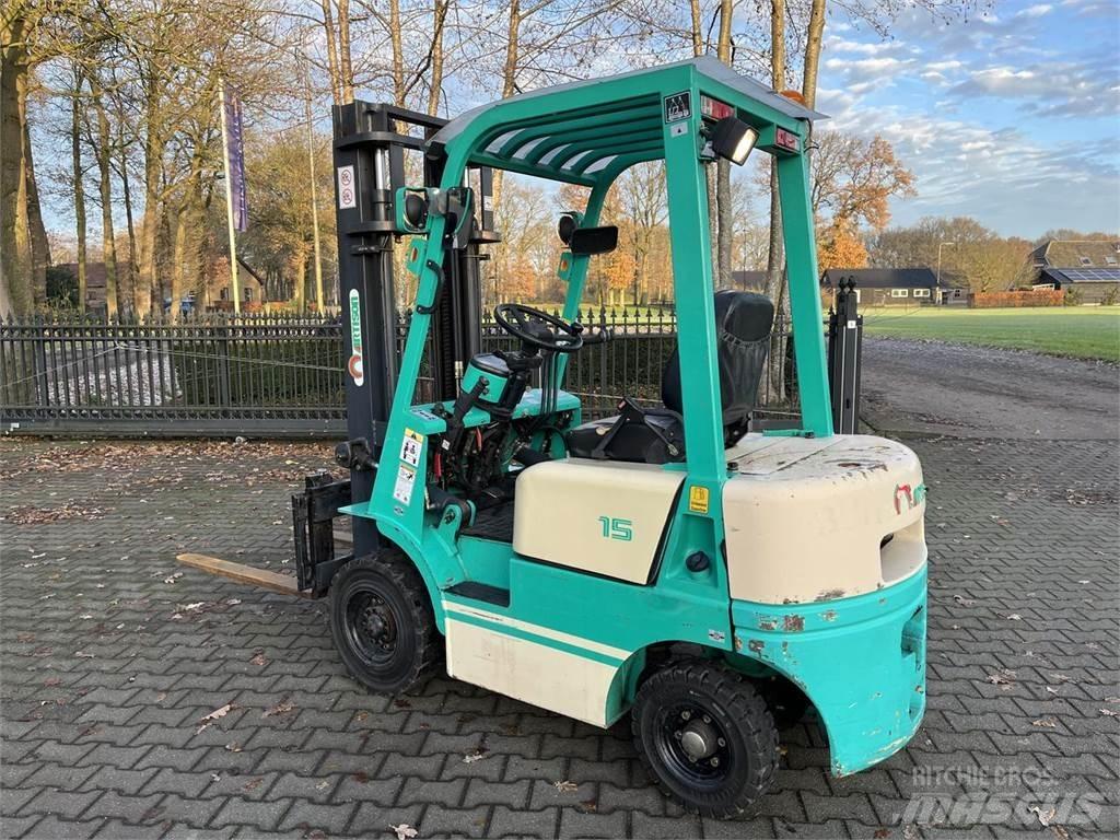 Artison FG15 Gasolmotviktstruckar