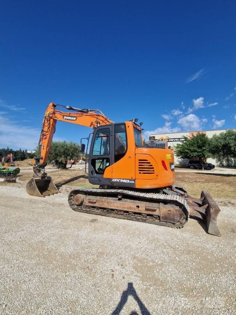 Doosan DX 140 LCR Bandgrävare