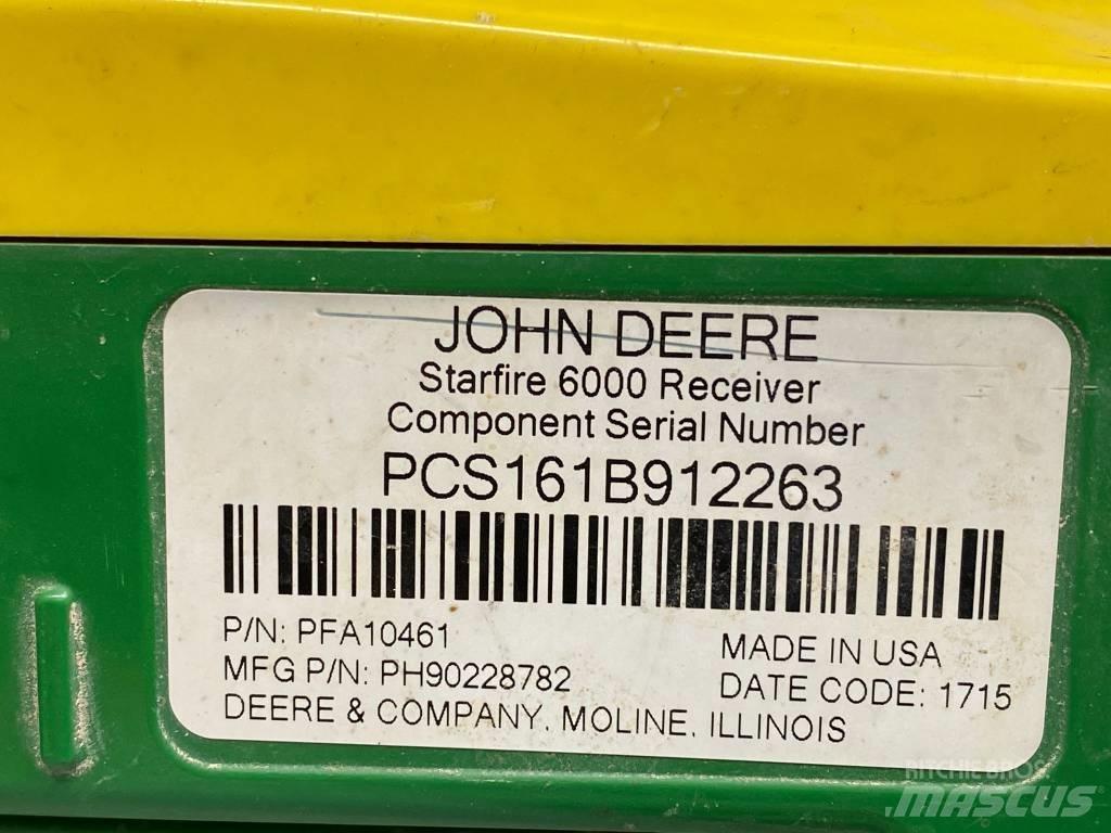 John Deere 6215 R Traktorer
