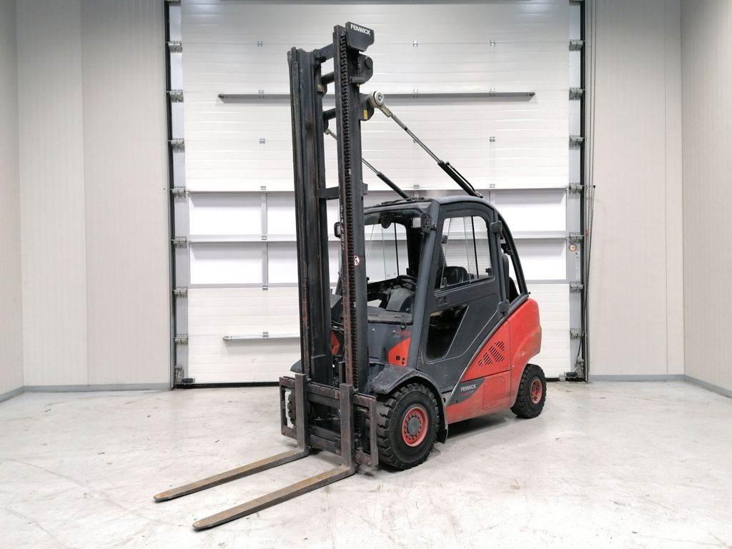 Linde H30T-02 Gasolmotviktstruckar