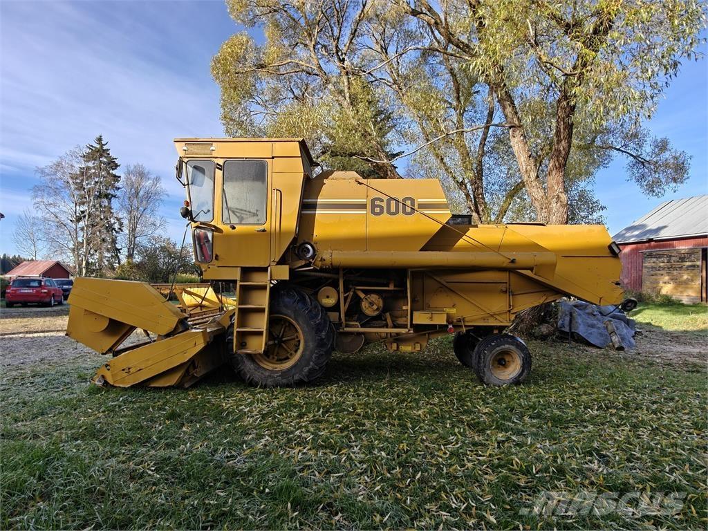 Sampo-Rosenlew 600 Skördetröskor