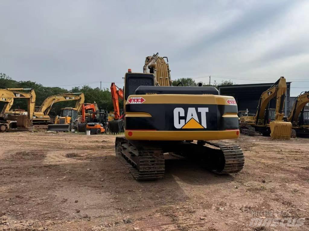 CAT 320 B L Bandgrävare