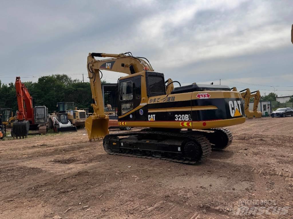 CAT 320 B L Bandgrävare