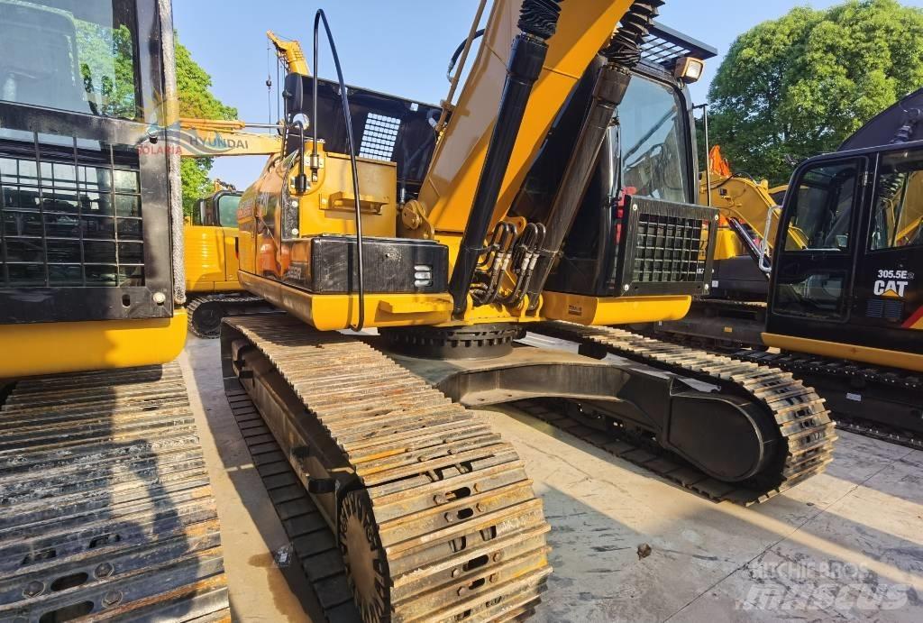 CAT 320 D L Bandgrävare