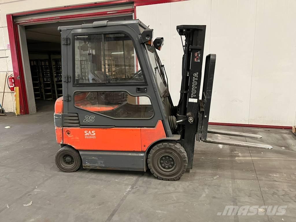Toyota 7 FBMF 25 Elmotviktstruckar