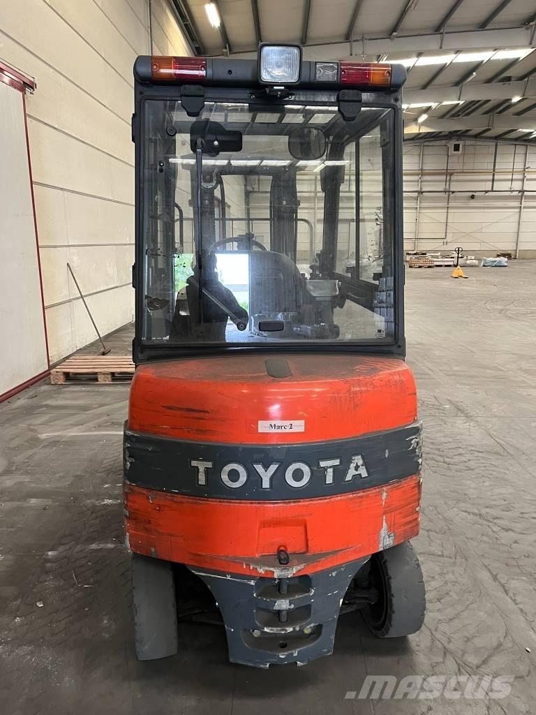 Toyota 7 FBMF 25 Elmotviktstruckar