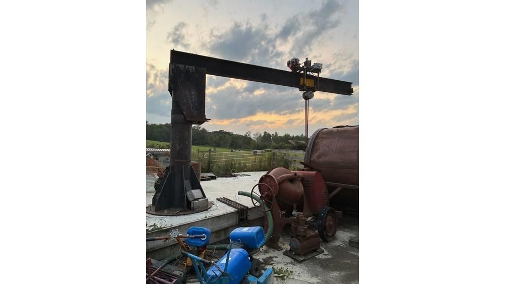  Crane and Winch Travers- och bockkranar