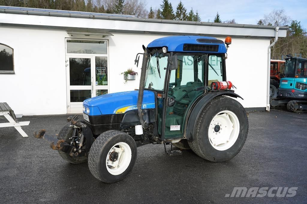 New Holland TN70NA Traktorer