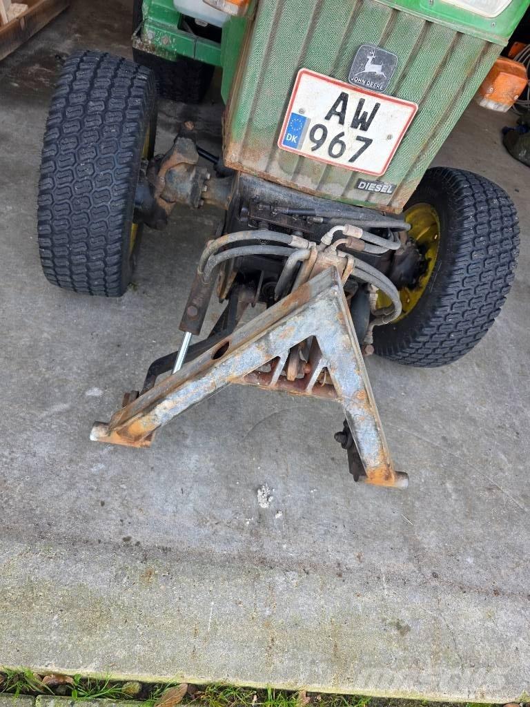 John Deere 855 Kompakttraktorer