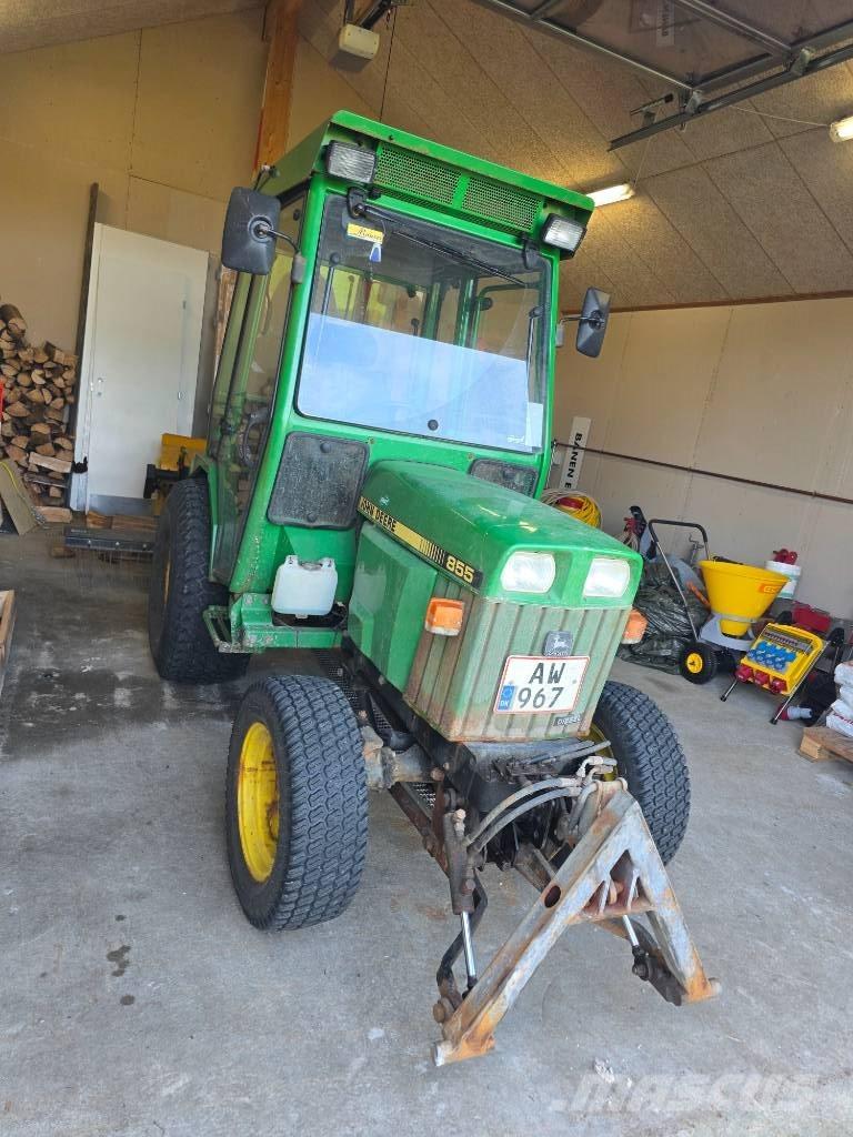 John Deere 855 Kompakttraktorer