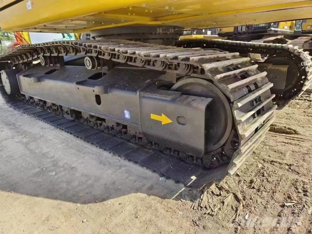 Komatsu PC 200-8 Bandgrävare