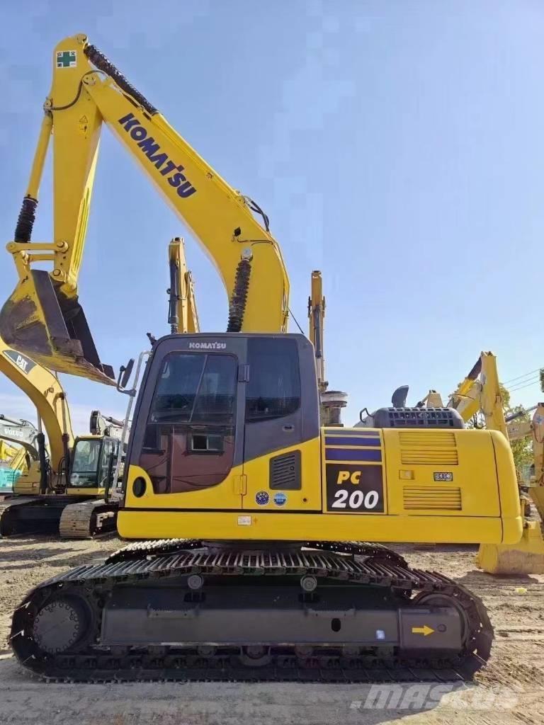 Komatsu PC 200-8 Bandgrävare