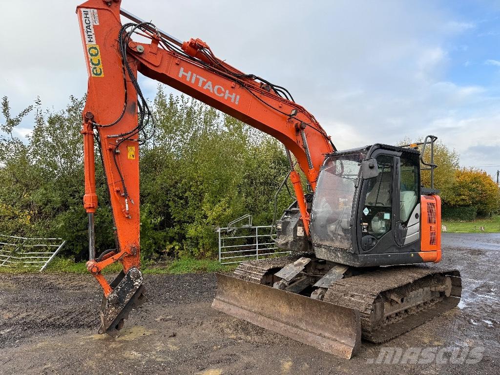 Hitachi ZX 135 US-6 Bandgrävare