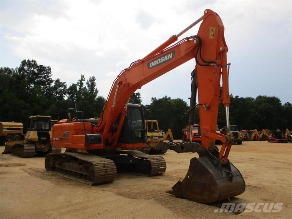 Doosan dx225 Bandgrävare