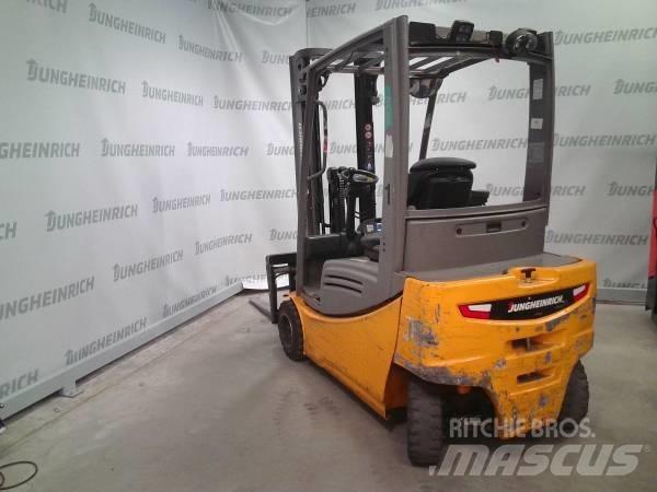 Jungheinrich EFG 320 Elmotviktstruckar