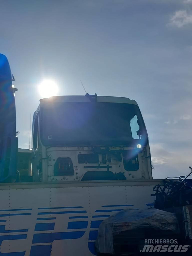 DAF LF45.160 Hytter och interiör