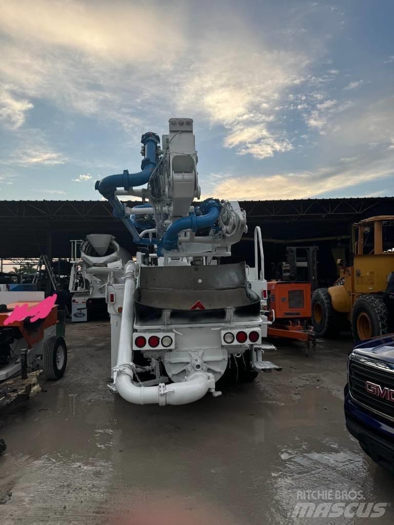 Schwing 31 z Lastbilar med betongpump