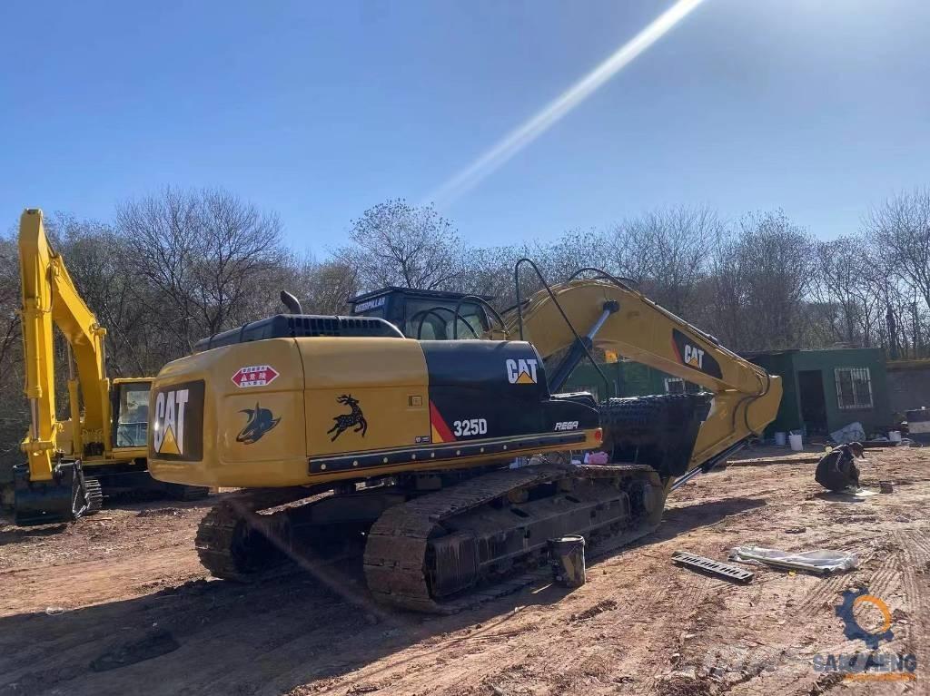 CAT 325 D Bandgrävare
