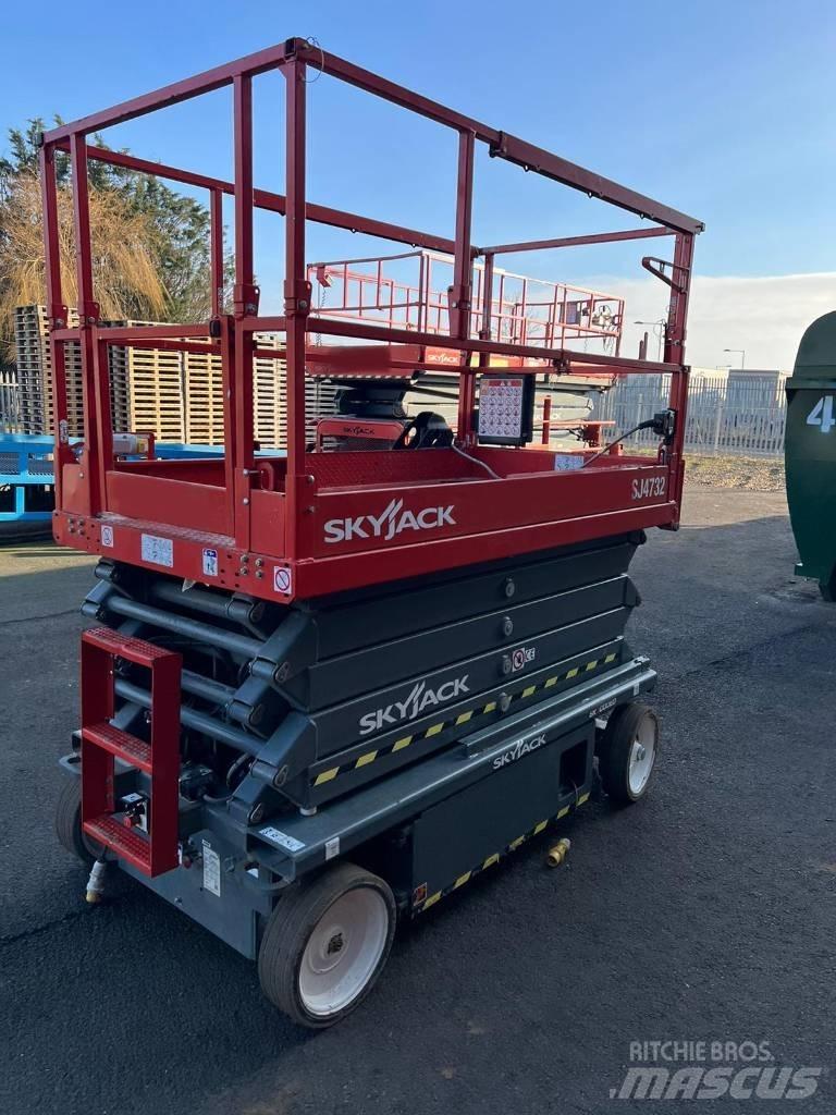 SkyJack SJ 4732 Saxliftar