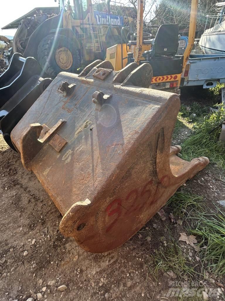 CAT 325 D L Bandgrävare