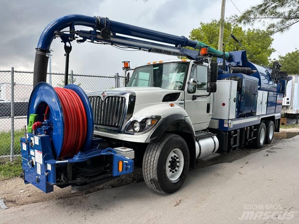 International 7500 Slamsugningsbil