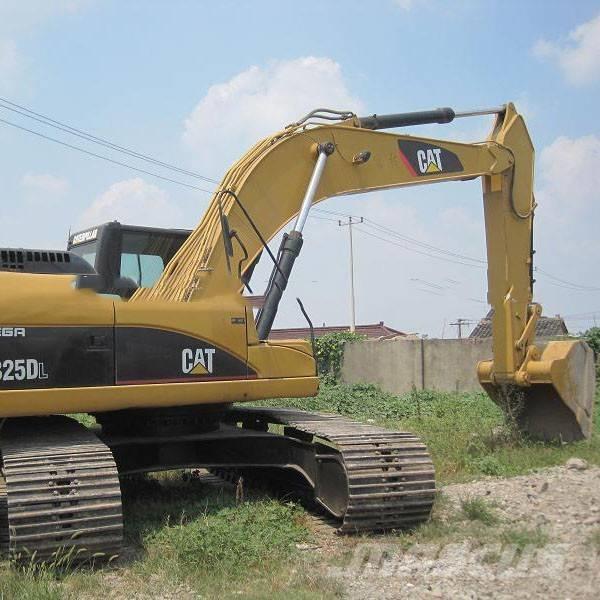 CAT 325 D L Bandgrävare