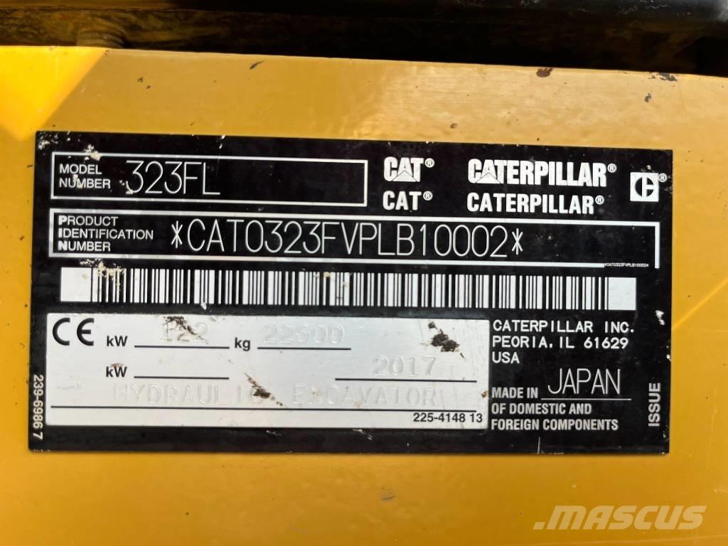 CAT 323 F L Bandgrävare