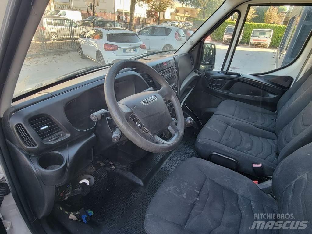 Iveco DAILY E6 Hytter och interiör