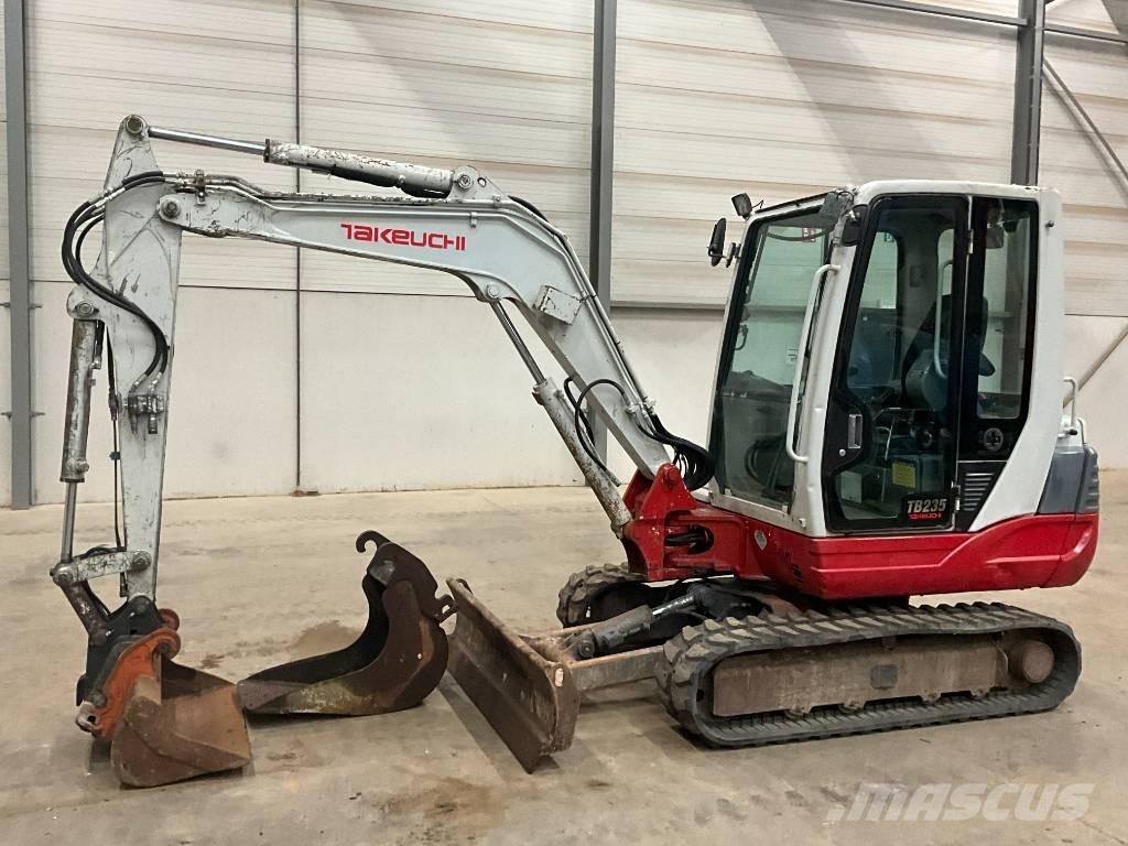Takeuchi TB 235 Minigrävare < 7t